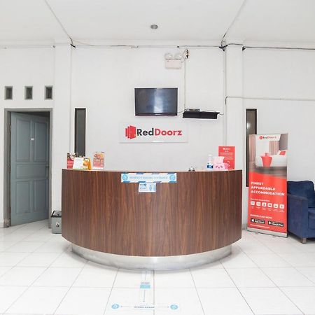Hotel Reddoorz Syariah Near Grand Galaxy Park Ceger Zewnętrze zdjęcie