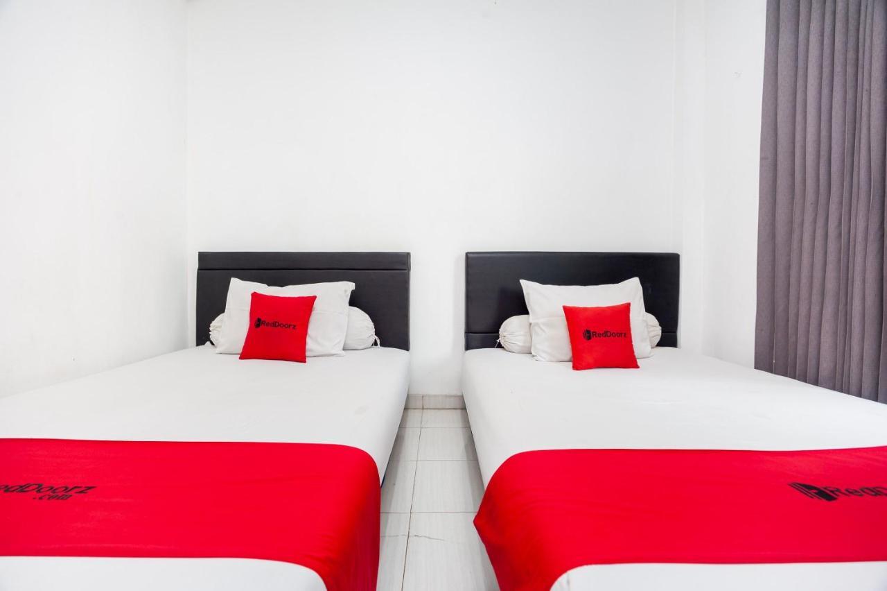 Hotel Reddoorz Syariah Near Grand Galaxy Park Ceger Zewnętrze zdjęcie