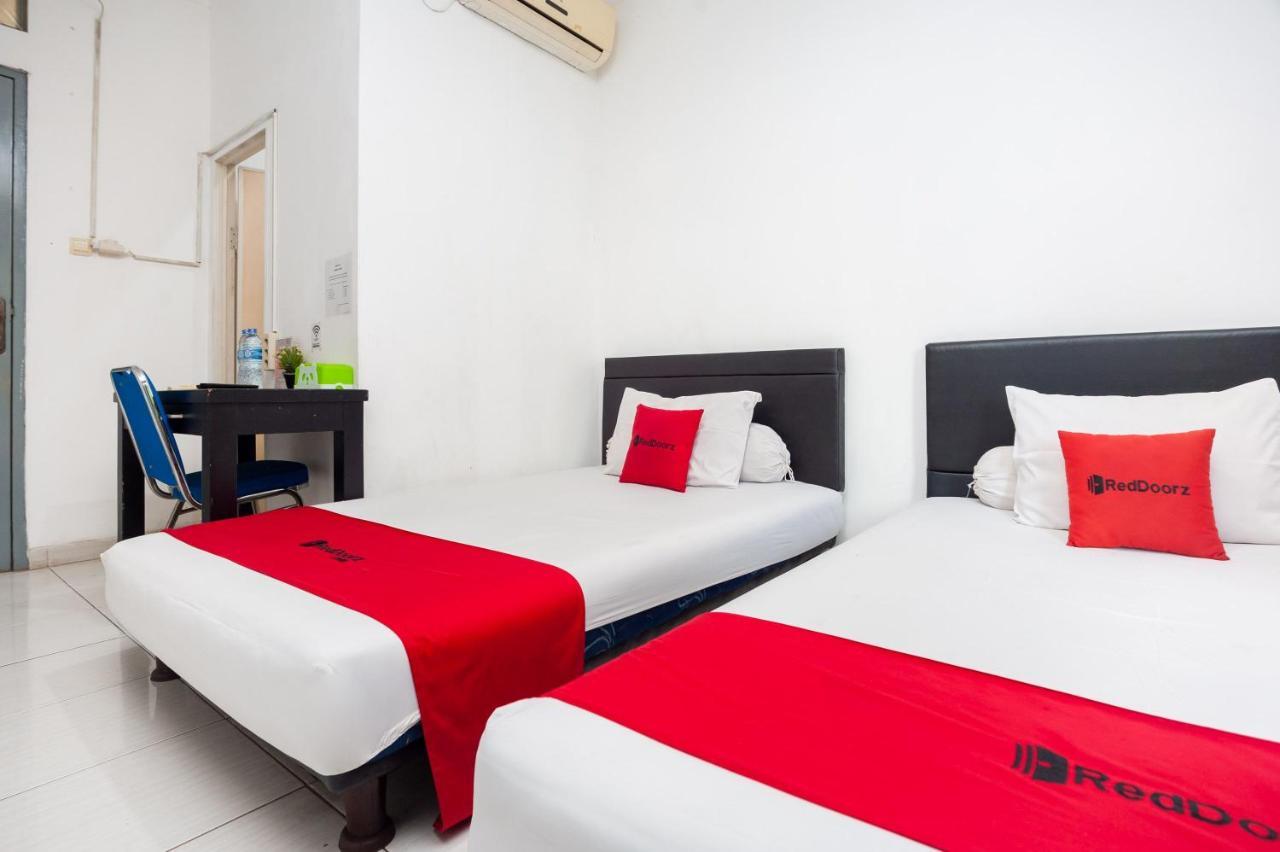 Hotel Reddoorz Syariah Near Grand Galaxy Park Ceger Zewnętrze zdjęcie