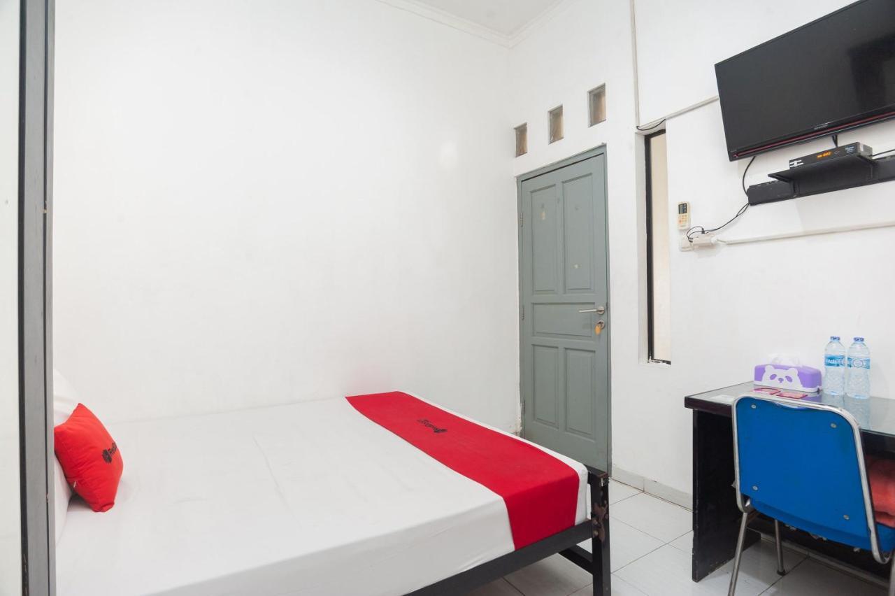 Hotel Reddoorz Syariah Near Grand Galaxy Park Ceger Zewnętrze zdjęcie