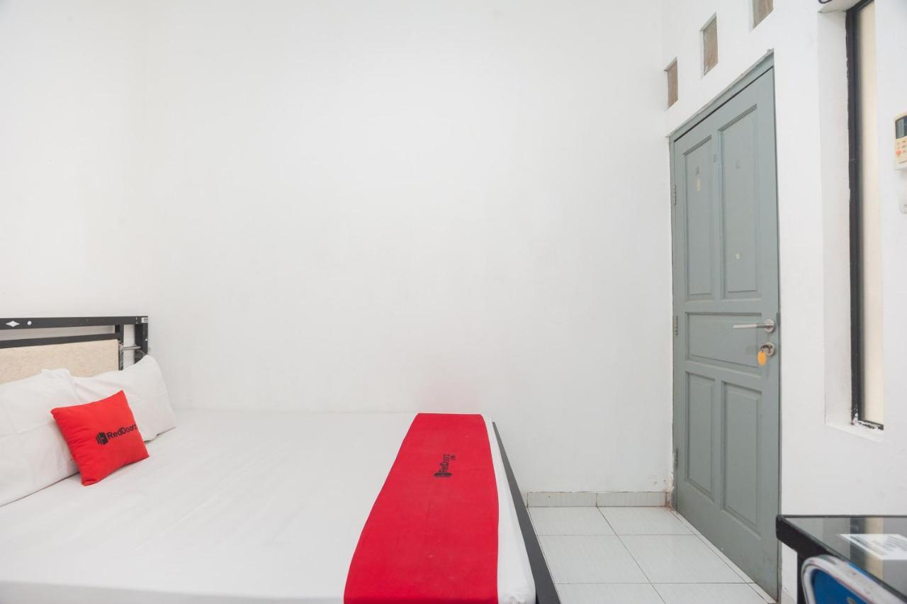 Hotel Reddoorz Syariah Near Grand Galaxy Park Ceger Zewnętrze zdjęcie