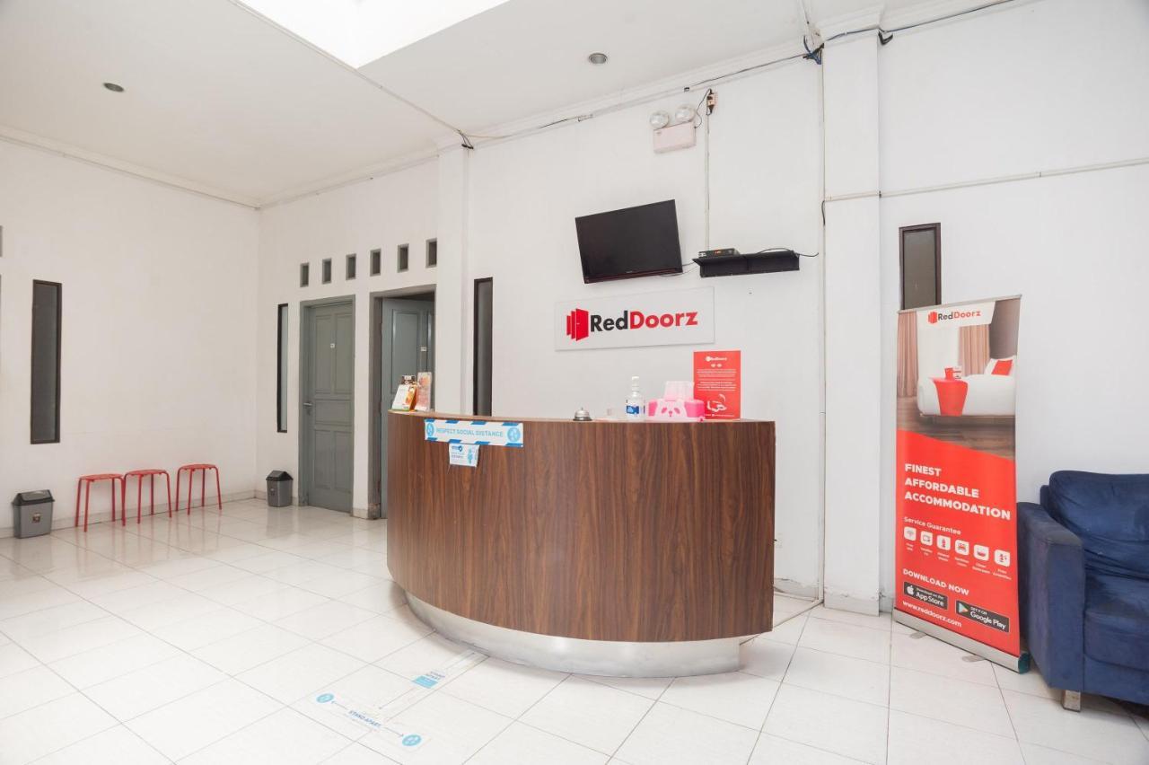 Hotel Reddoorz Syariah Near Grand Galaxy Park Ceger Zewnętrze zdjęcie