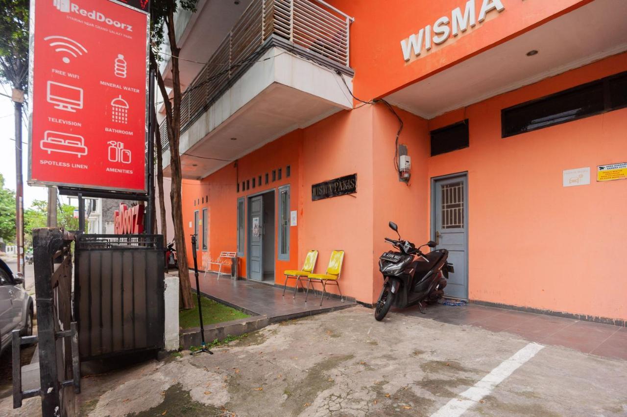 Hotel Reddoorz Syariah Near Grand Galaxy Park Ceger Zewnętrze zdjęcie
