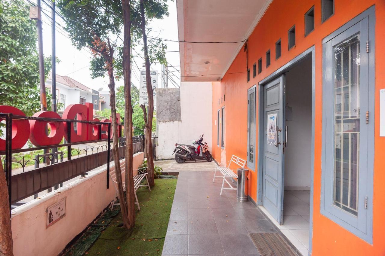 Hotel Reddoorz Syariah Near Grand Galaxy Park Ceger Zewnętrze zdjęcie
