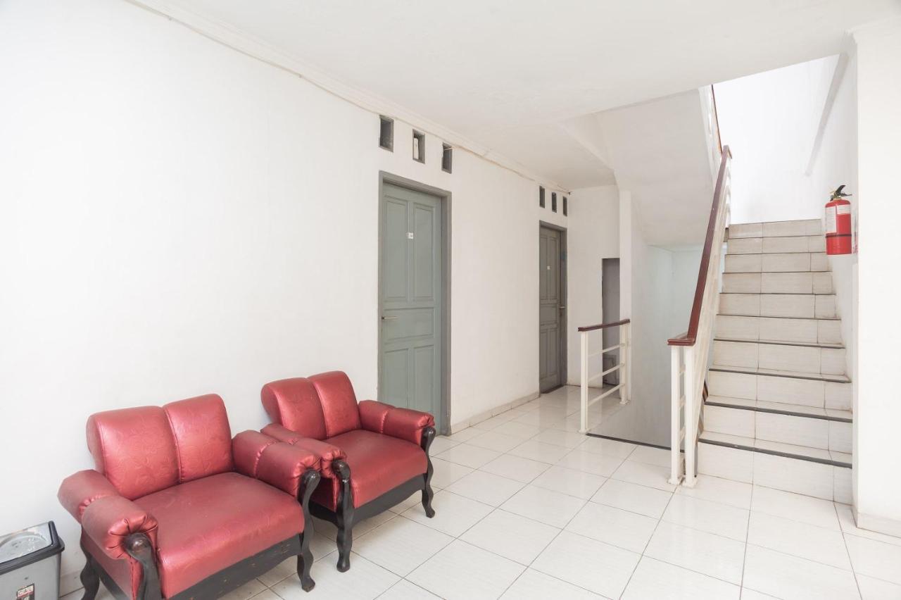 Hotel Reddoorz Syariah Near Grand Galaxy Park Ceger Zewnętrze zdjęcie