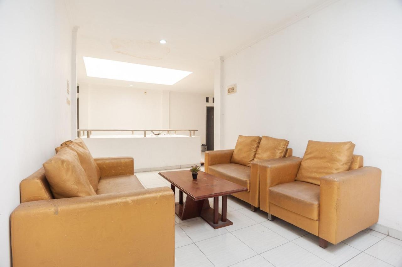 Hotel Reddoorz Syariah Near Grand Galaxy Park Ceger Zewnętrze zdjęcie